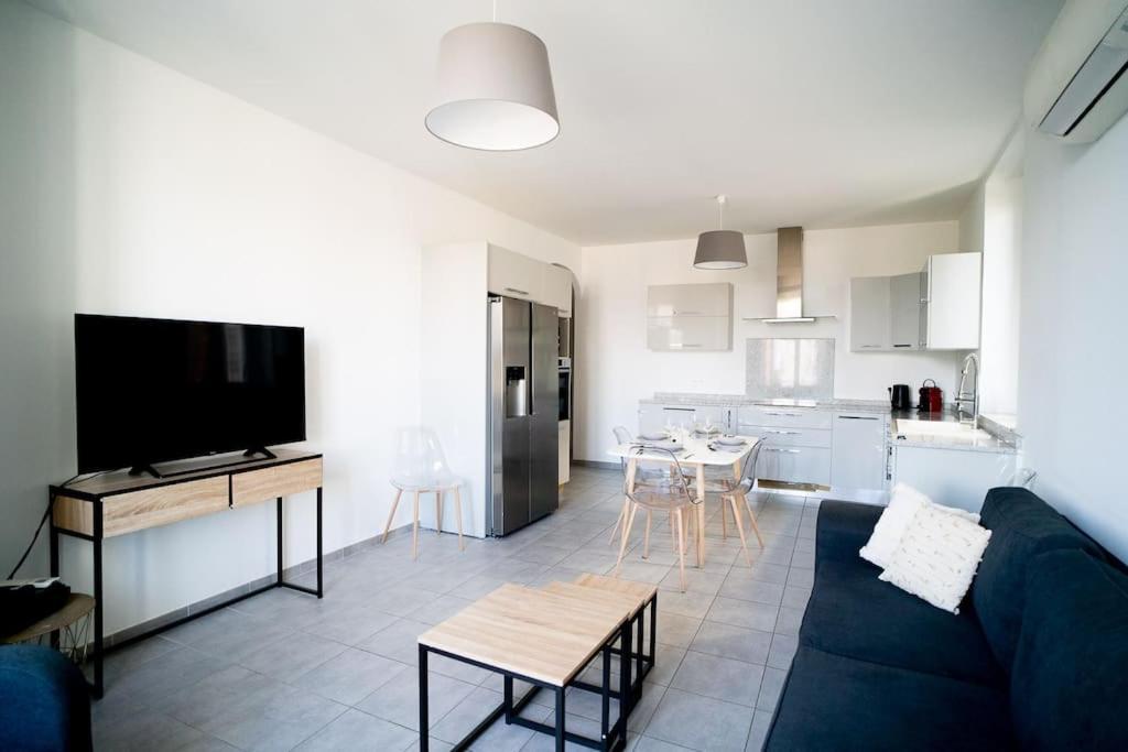 Appartement T4 Vue Mer Proche Gare Et Centre Ville Αζάτσιο Εξωτερικό φωτογραφία